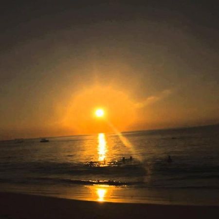 Suite Pe Na Areia- Espaco Independente Na Praia Do Curral Com Localizacao Privilegiada - Simplicidade E Comodidade Com O Por Do Sol Mais Lindo De Ilhabela - Melhor Custo Beneficio Para Ate 4 Pessoas , Na Av Jose Pacheco Do Nascimento Nº 7682 Exterior photo