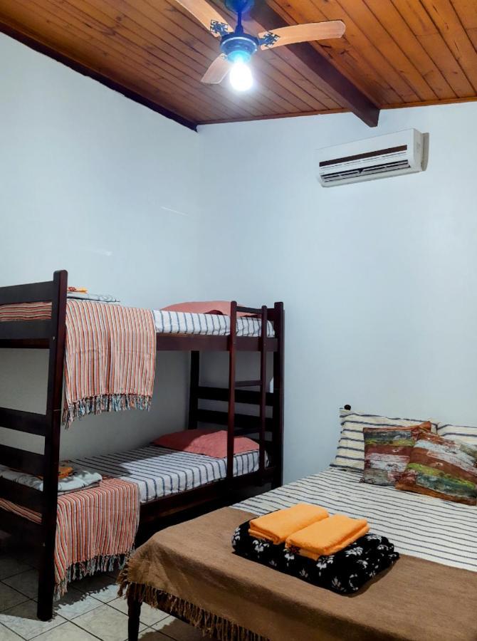 Suite Pe Na Areia- Espaco Independente Na Praia Do Curral Com Localizacao Privilegiada - Simplicidade E Comodidade Com O Por Do Sol Mais Lindo De Ilhabela - Melhor Custo Beneficio Para Ate 4 Pessoas , Na Av Jose Pacheco Do Nascimento Nº 7682 Exterior photo